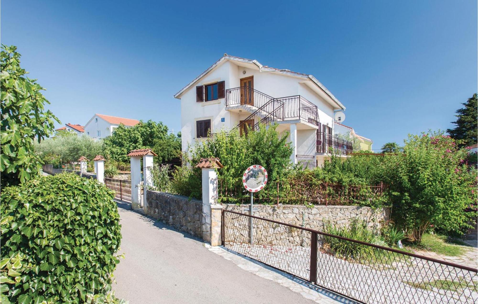 Lovely Apartment In Krk With Kitchen Brzac Zewnętrze zdjęcie