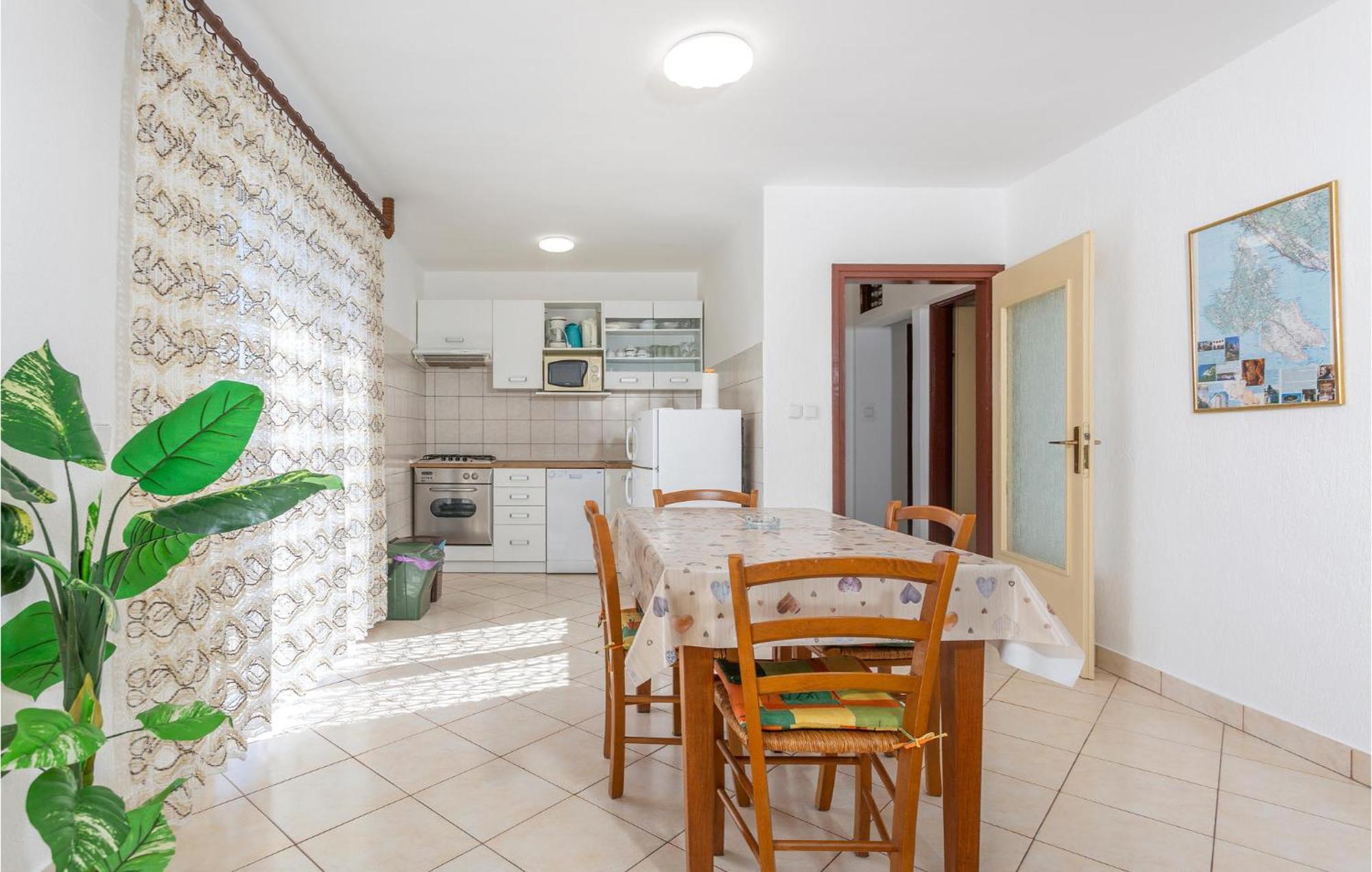 Lovely Apartment In Krk With Kitchen Brzac Zewnętrze zdjęcie