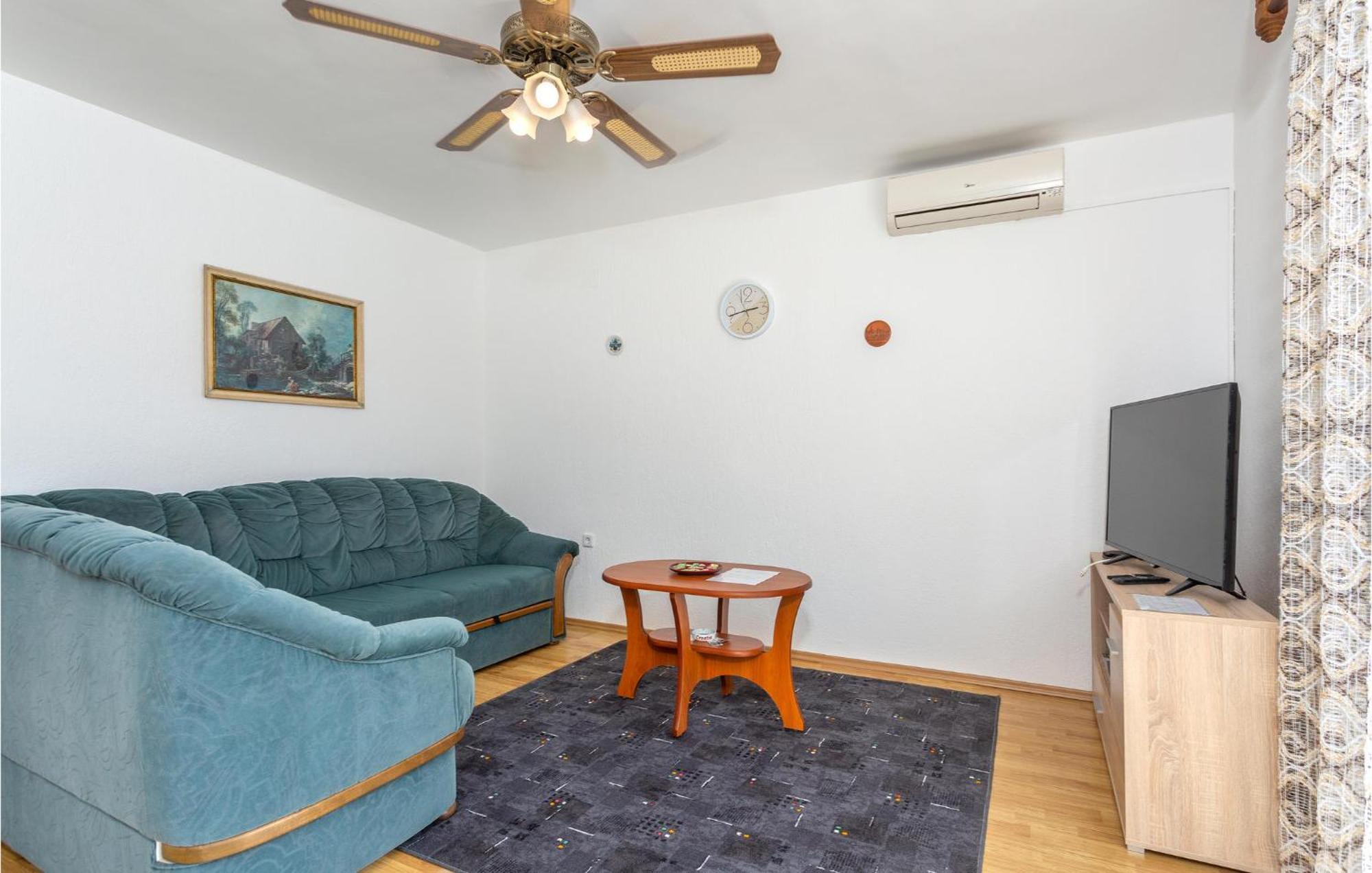 Lovely Apartment In Krk With Kitchen Brzac Zewnętrze zdjęcie
